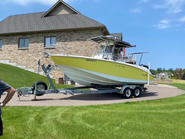 2006 Boston Whaler 240 Outrage
