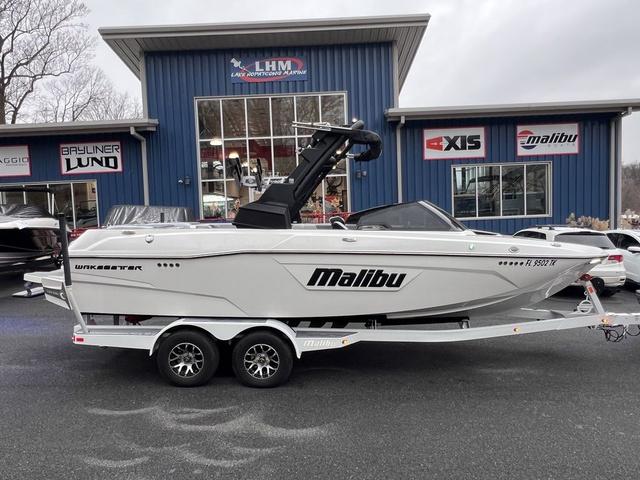 2023 Malibu 23 LSV