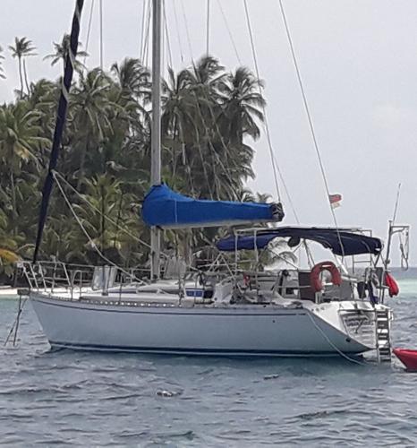 1982 Beneteau First 42