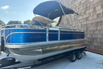 2026 Sun Tracker Fishin' Barge 20 DLX