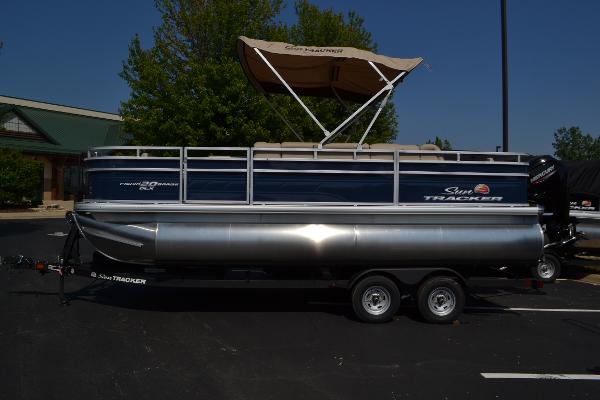 2025 Sun Tracker Fishin' Barge 20 DLX