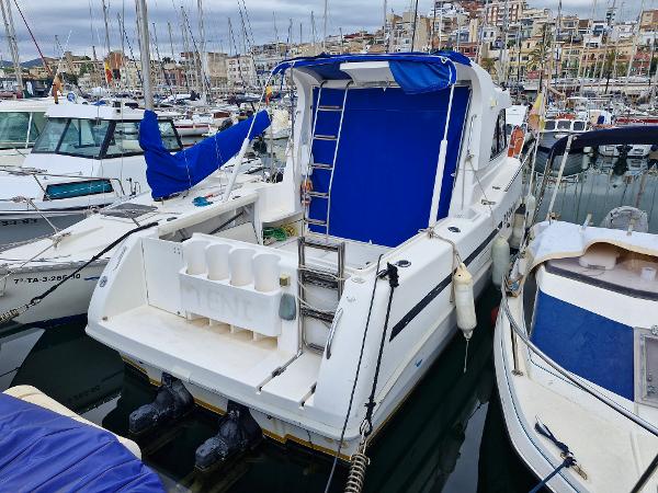 2000 RIO 800 Cabin Fish