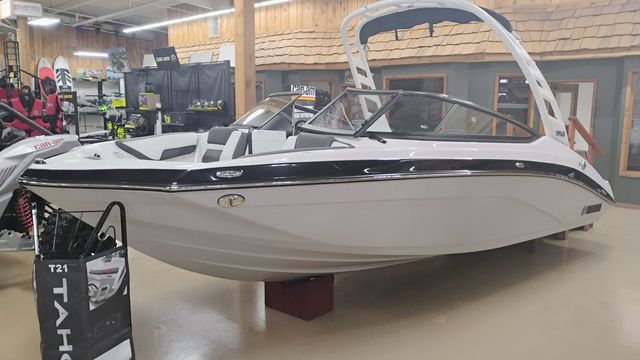 2025 Yamaha Boats 195S