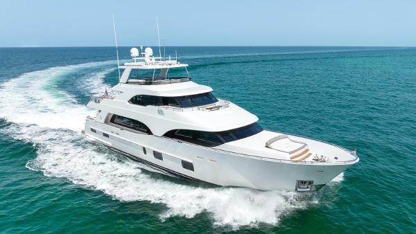 2018 Ocean Alexander 112