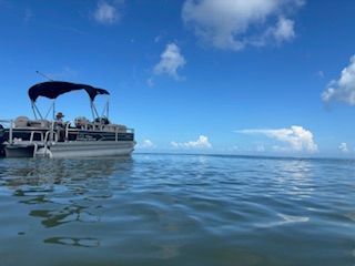 2017 Sun Tracker Fishin' Barge 20 DLX
