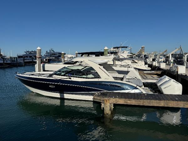 2023 Formula 350 Crossover Bowrider OB