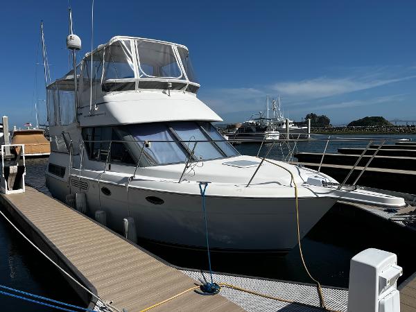 1996 Carver 325 Aft Cabin