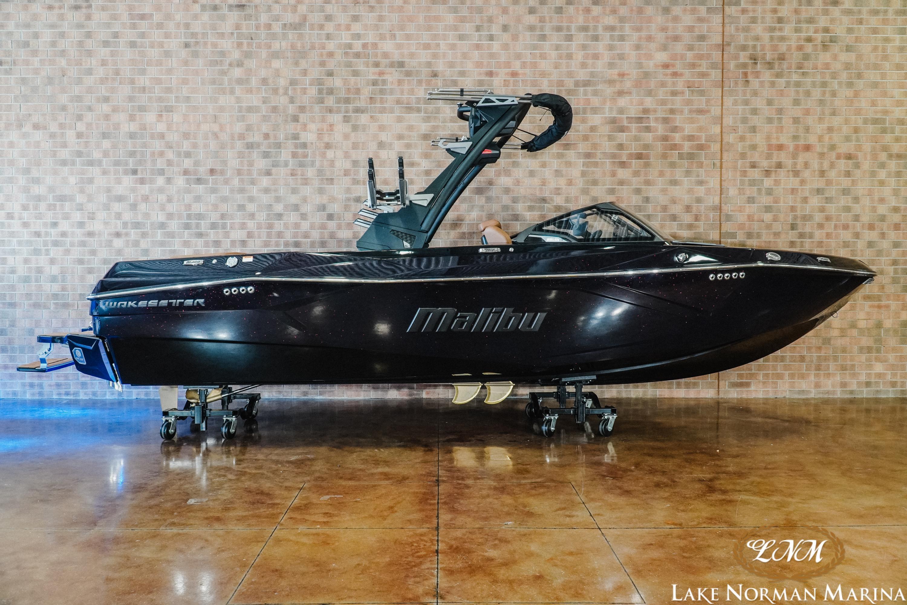 2025 Malibu 23 LSV