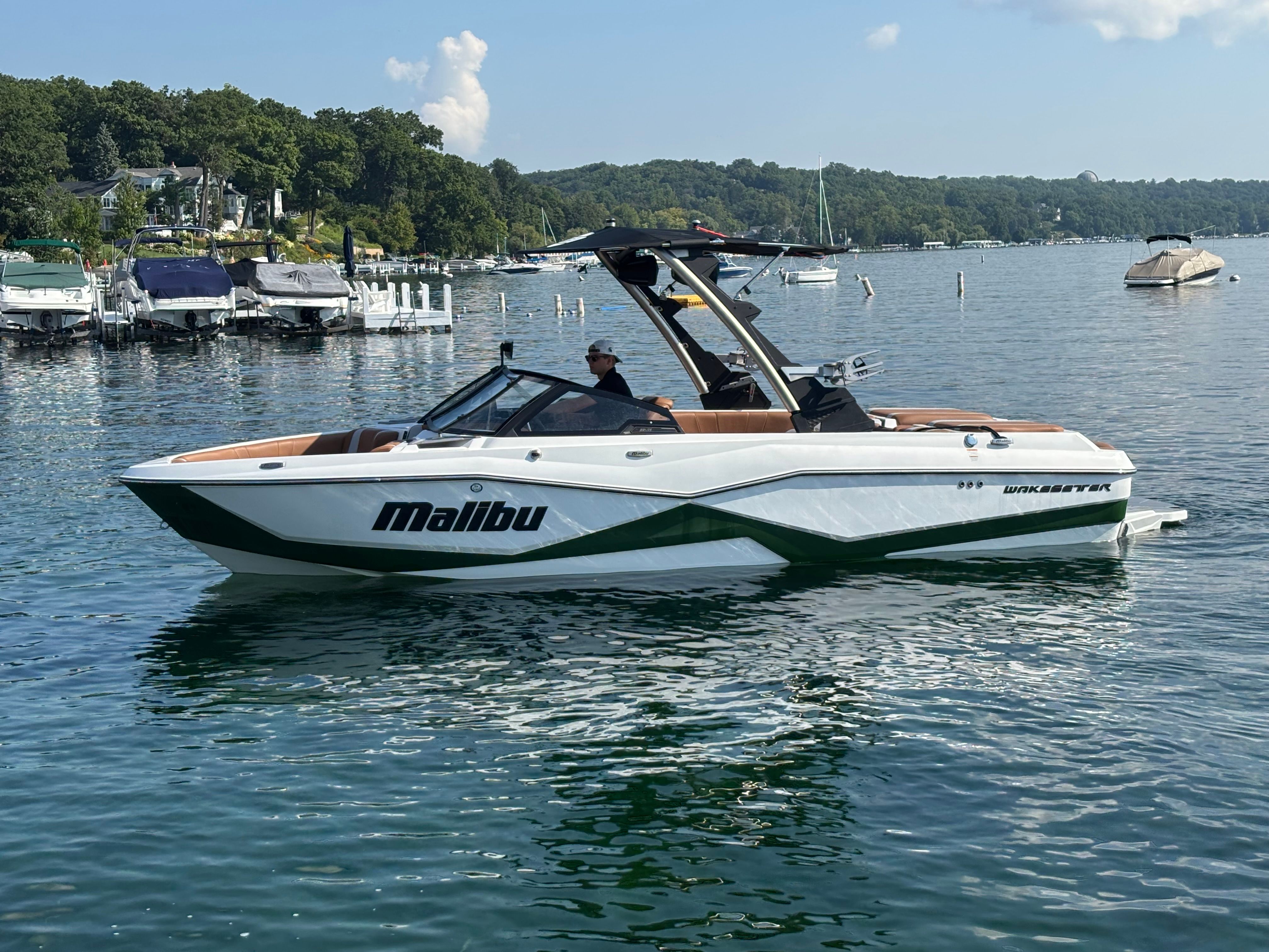2023 Malibu Wakesetter 22 LSV
