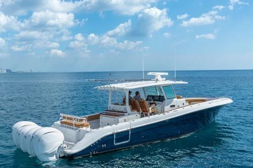 HCB 42 Lujo 2020 HCB 42 Lujo boat cruising on open sea under blue sky.