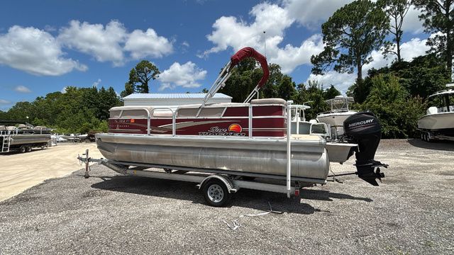 2014 Sun Tracker 20 Fishin Barge