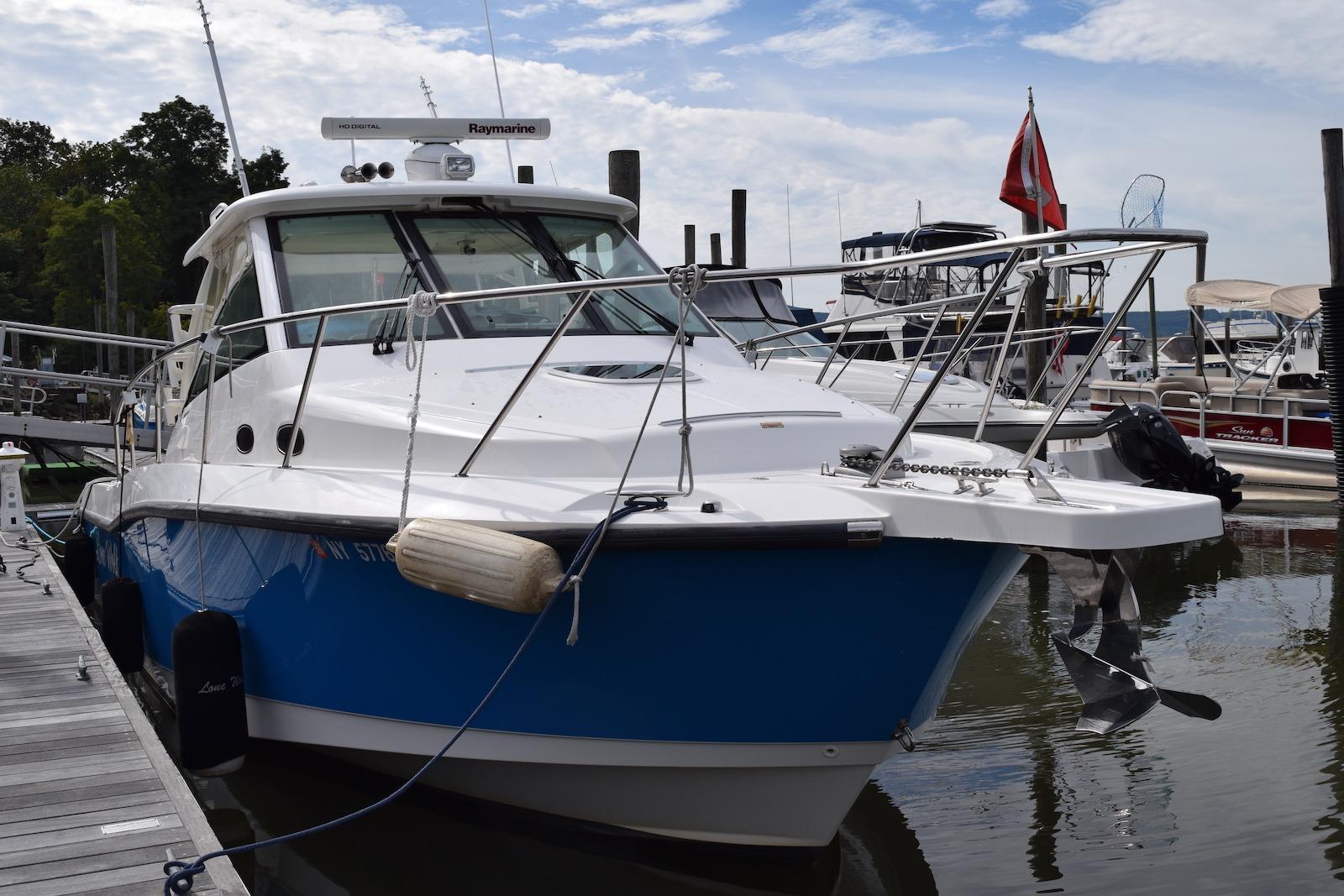 2011 Boston Whaler 345 Conquest