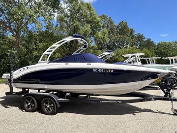 2023 Chaparral 23 Surf