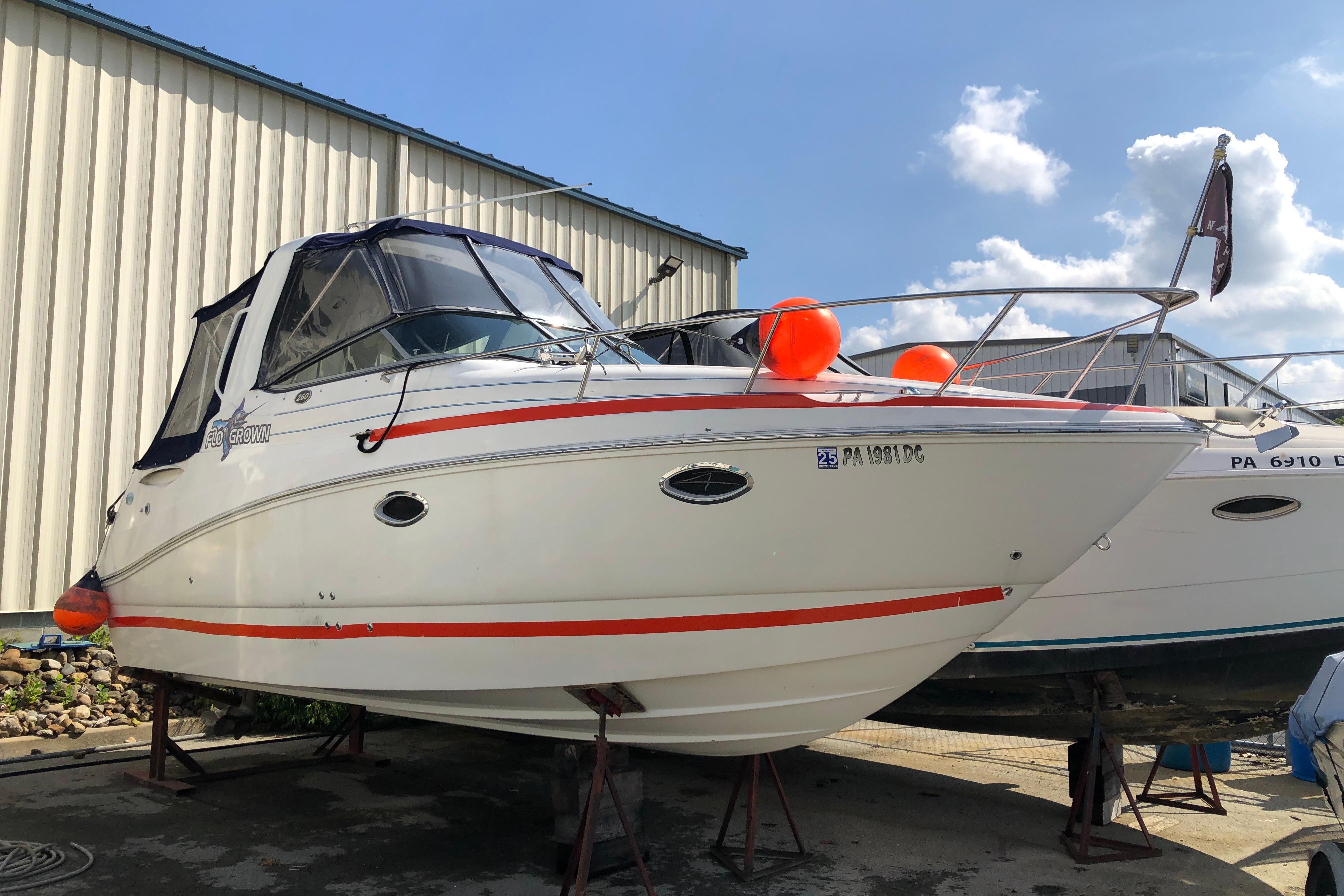 2008 Rinker 260 Express Cruiser