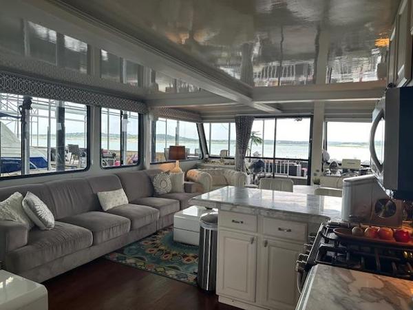 1999 Fun Country Houseboat