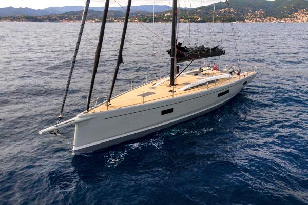 2020 Maxi Dolphin 62 AB