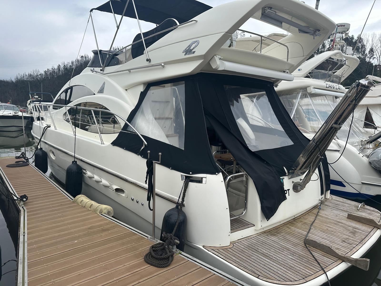 Azimut 42
