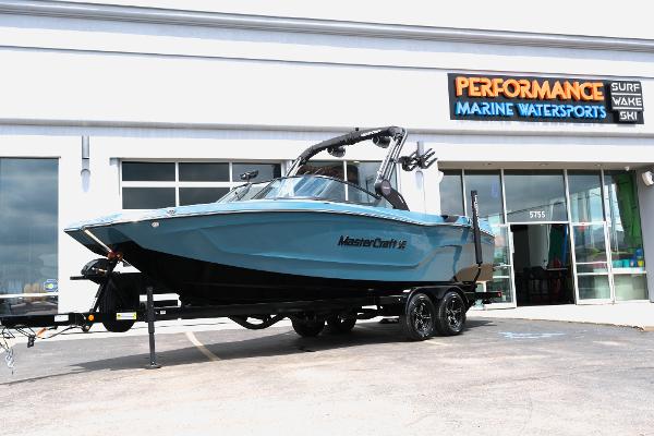 2025 MasterCraft XT24