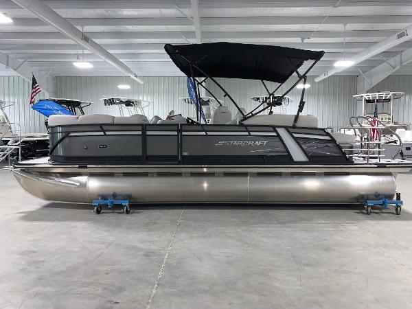 Starcraft SLS 3 Q DH 2024 Starcraft SLS 3 Q DH pontoon boat in showroom.