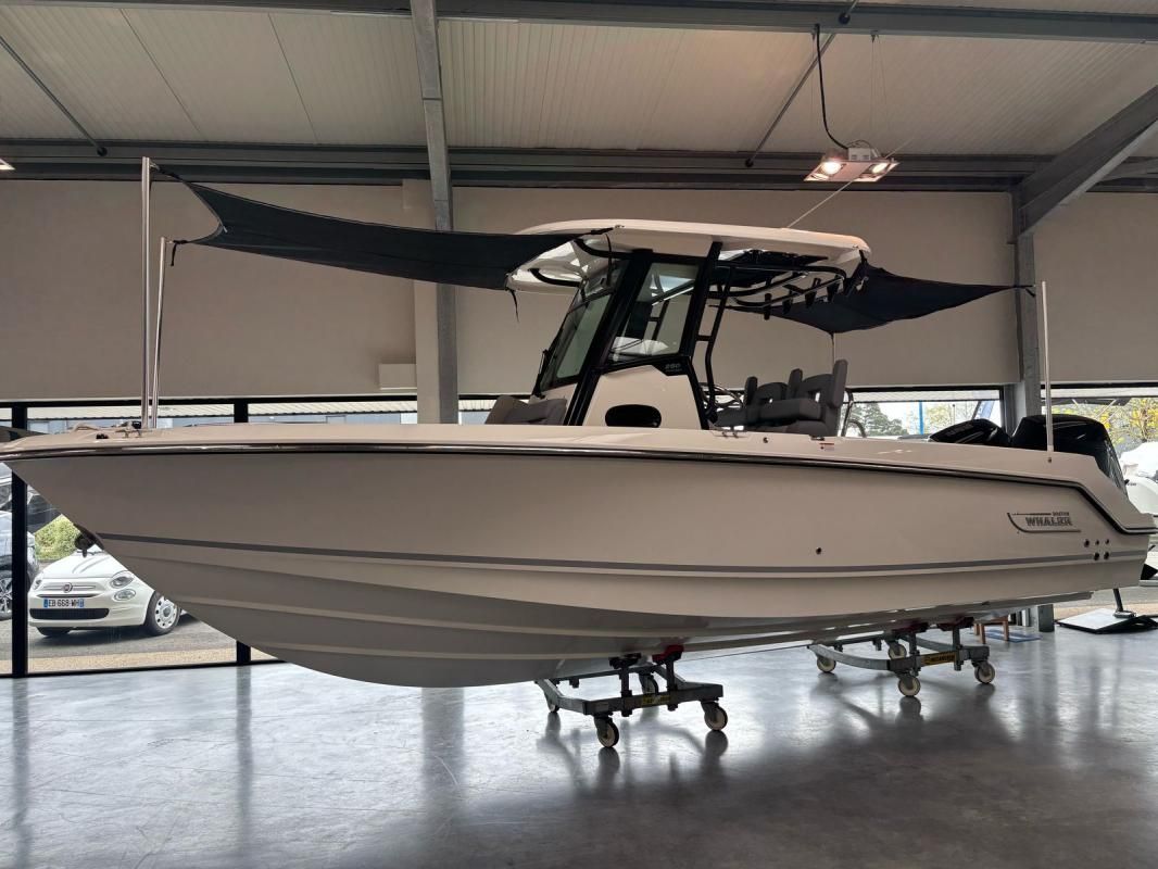 2025 Boston Whaler 250 Outrage