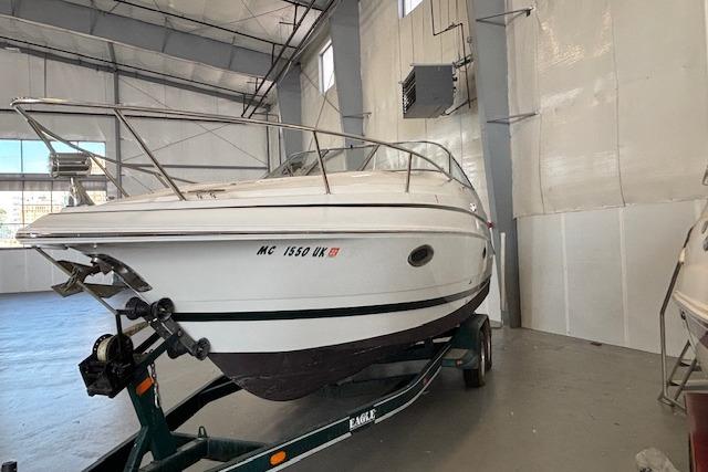 1998 Chris-Craft 260 Express Cruiser