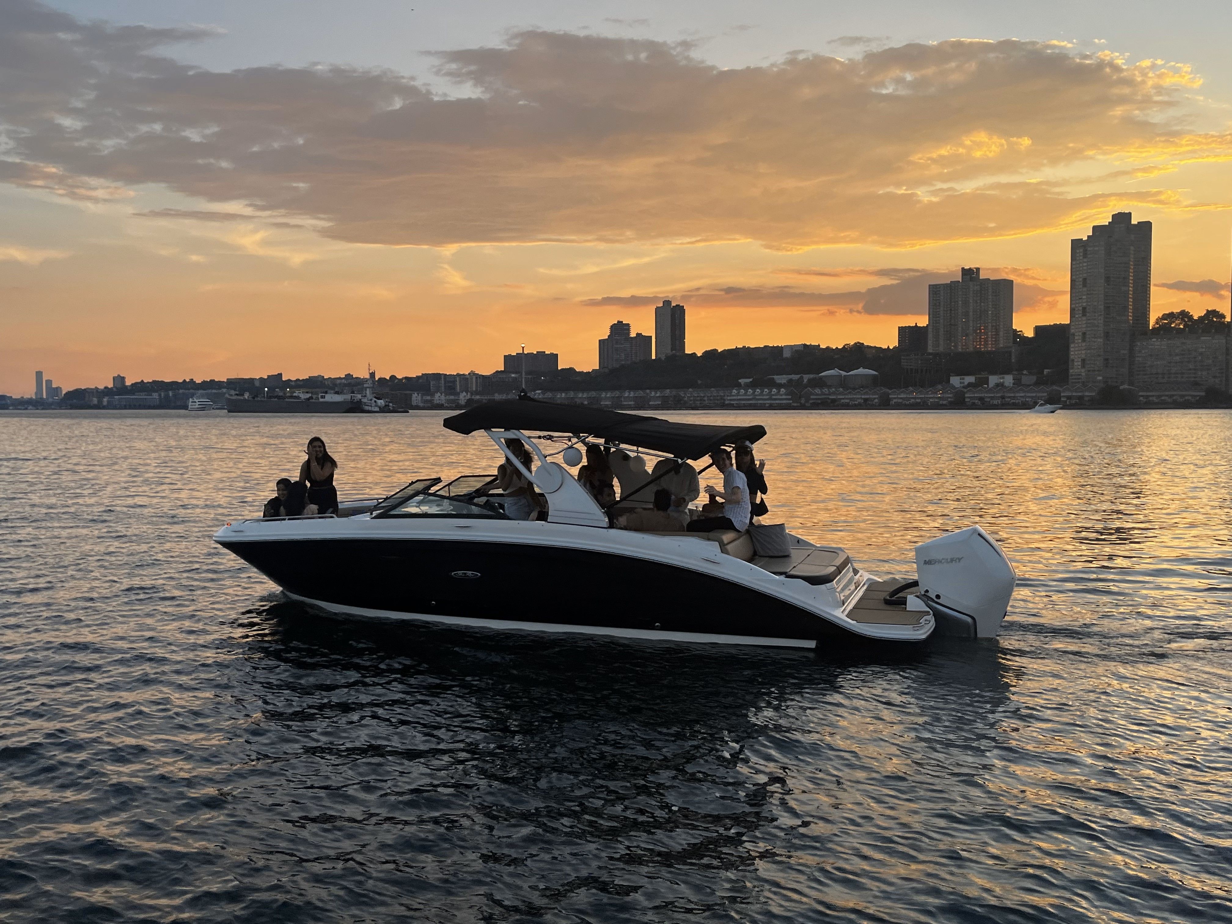 2020 Sea Ray SDX 270 Outboard