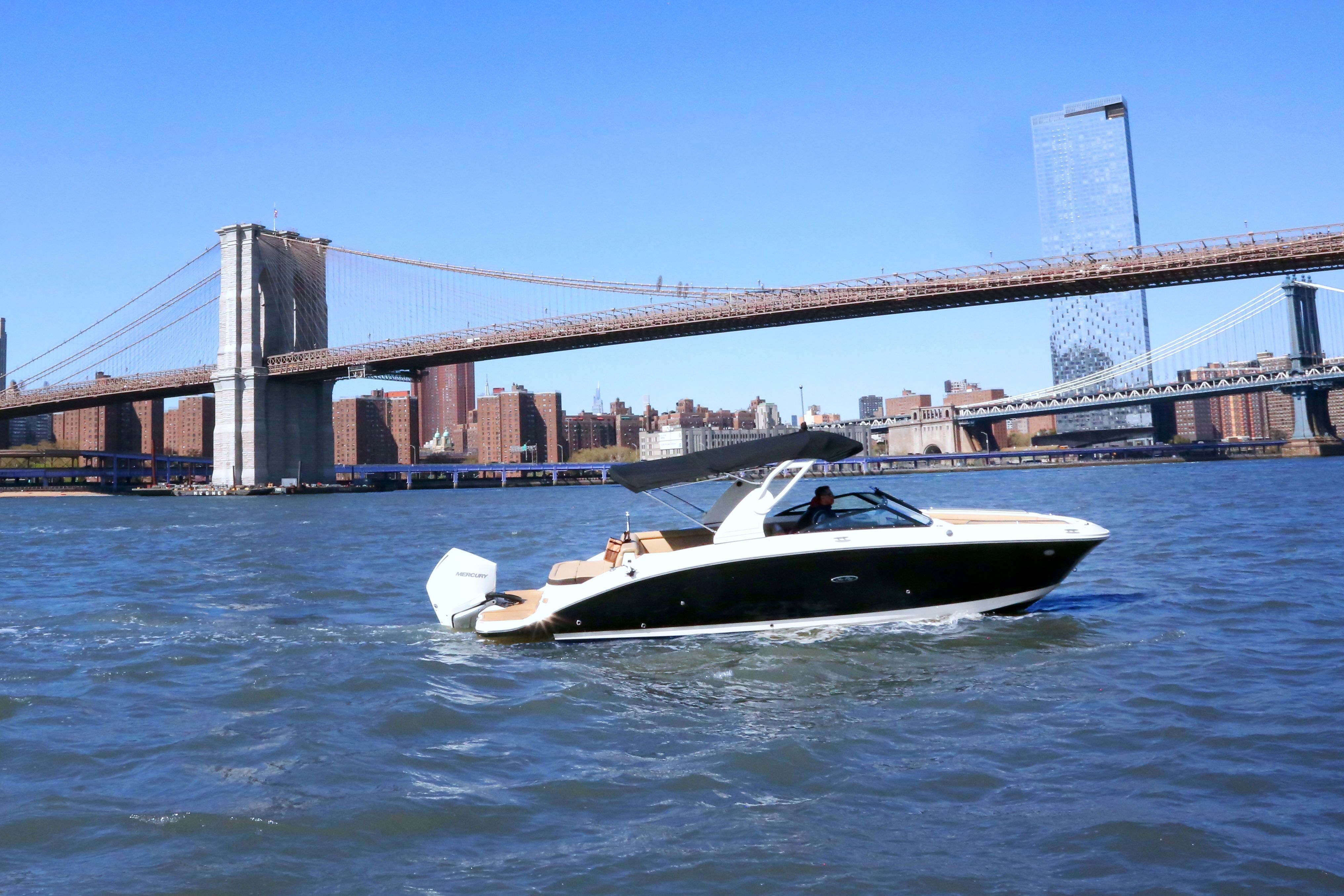 2020 Sea Ray SDX 270 Outboard