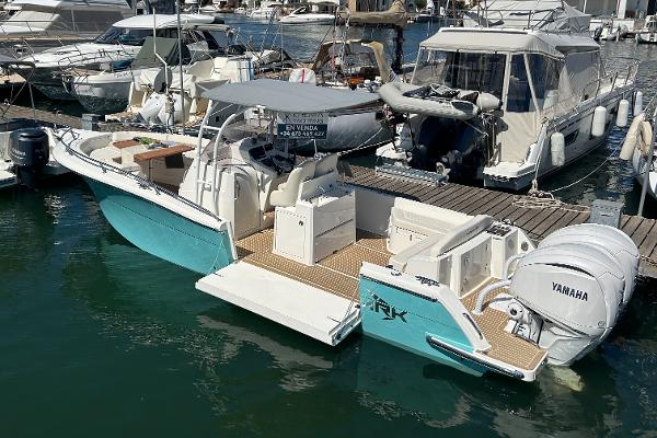 2025 White Shark 280 CC