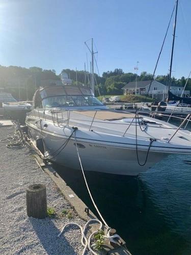 1998 Cruisers Yachts 3870 Express