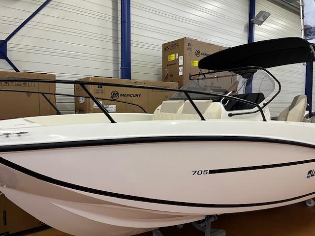 2025 Quicksilver 705 open