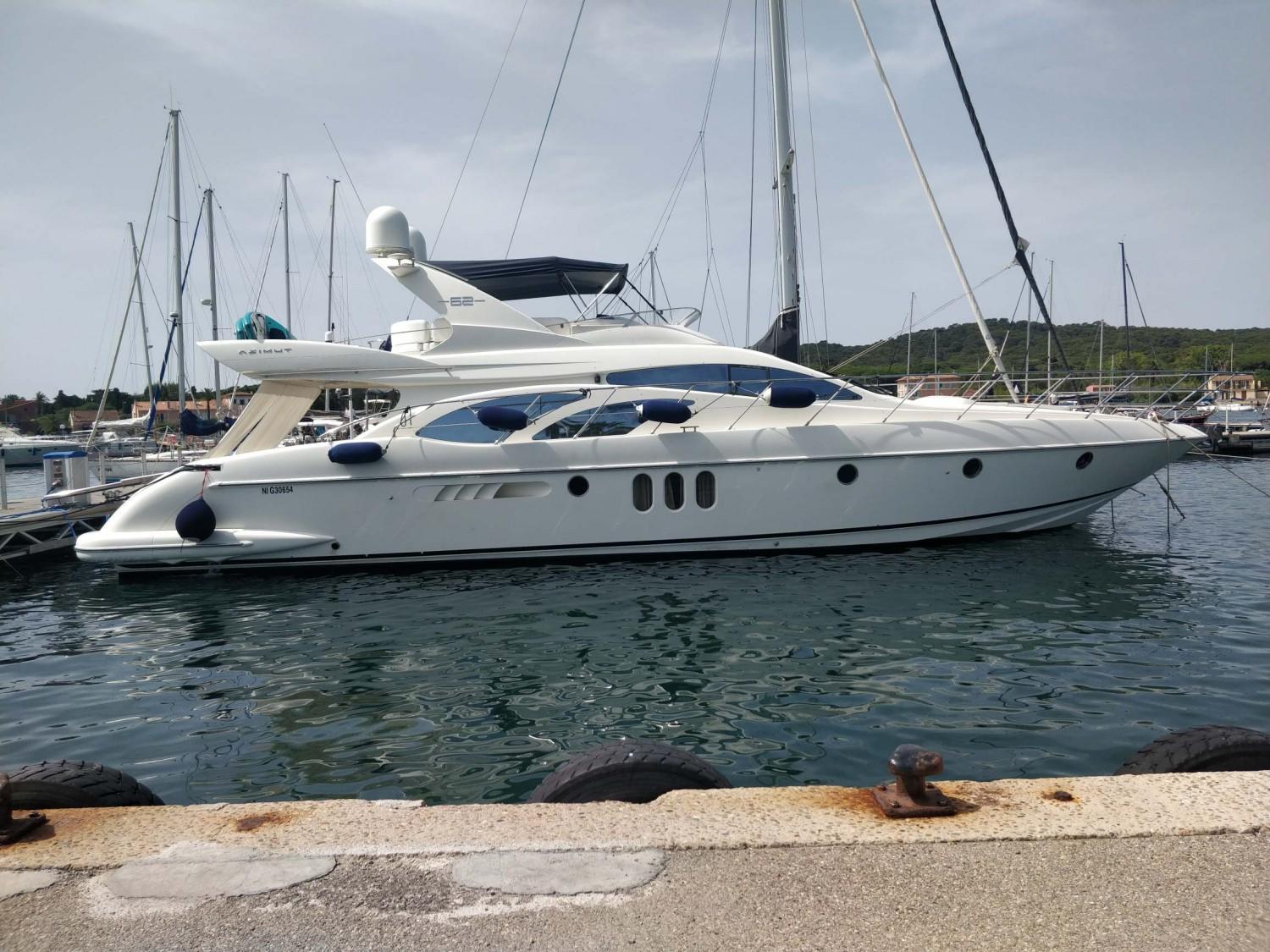Azimut 62