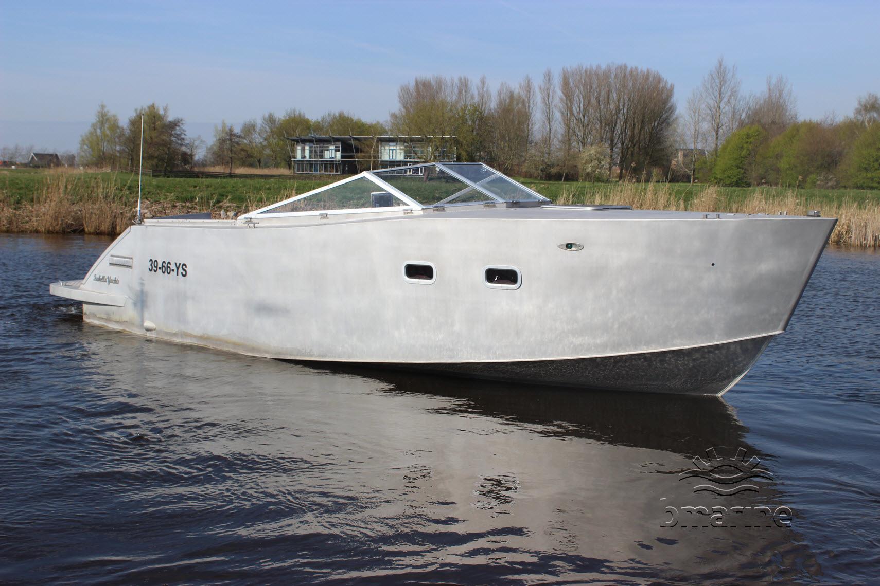 Isabella Yachts ST850