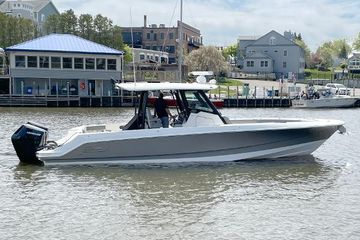 2025 Boston Whaler 360 Outrage