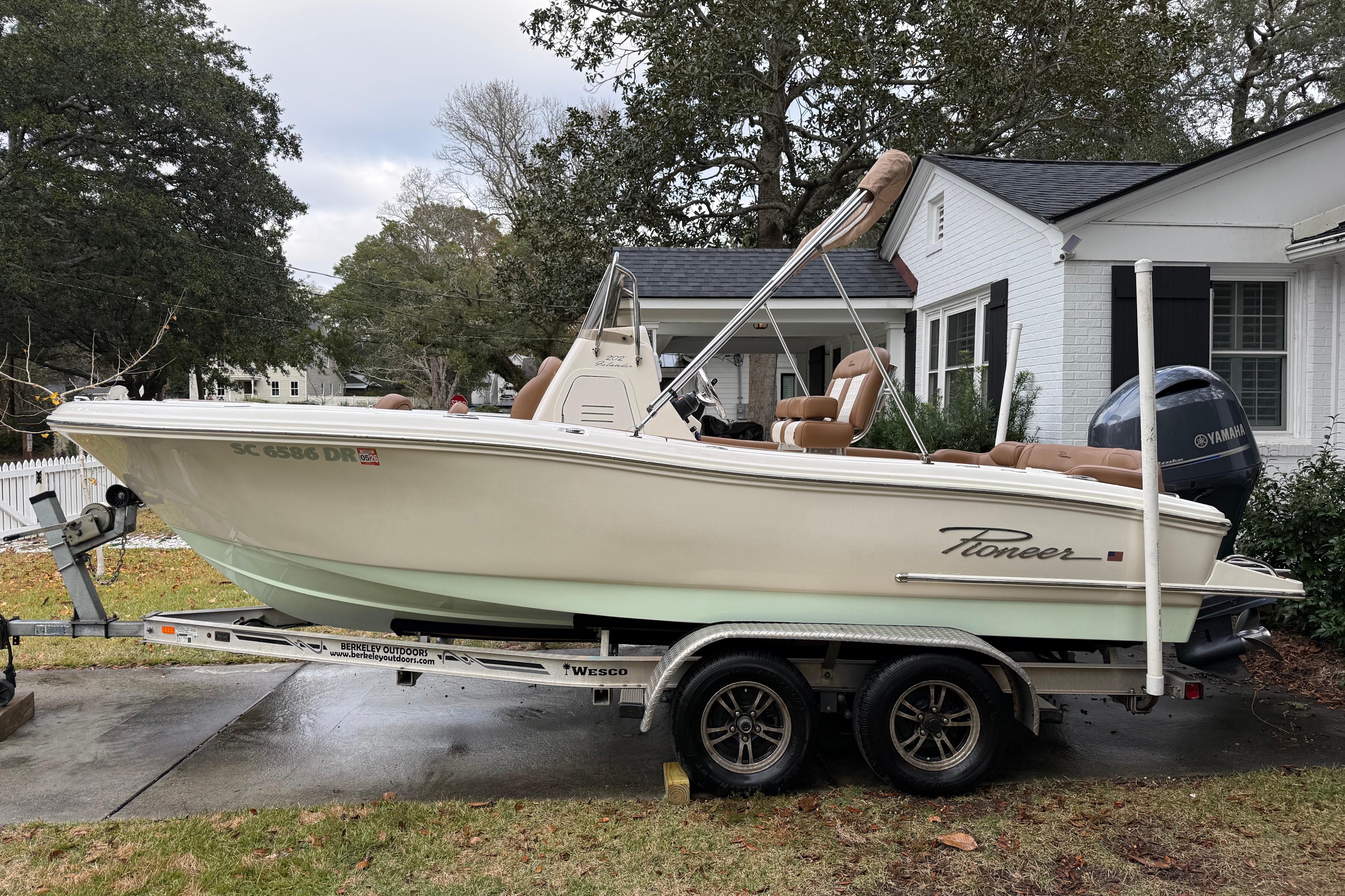 2021 Pioneer 202 Islander