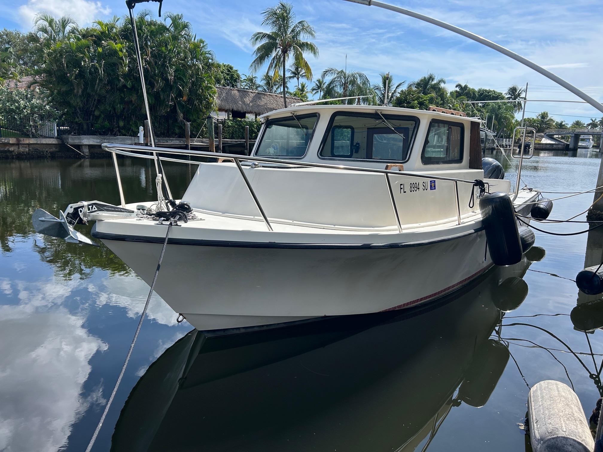 1989 Parker 2520 Sport Cabin