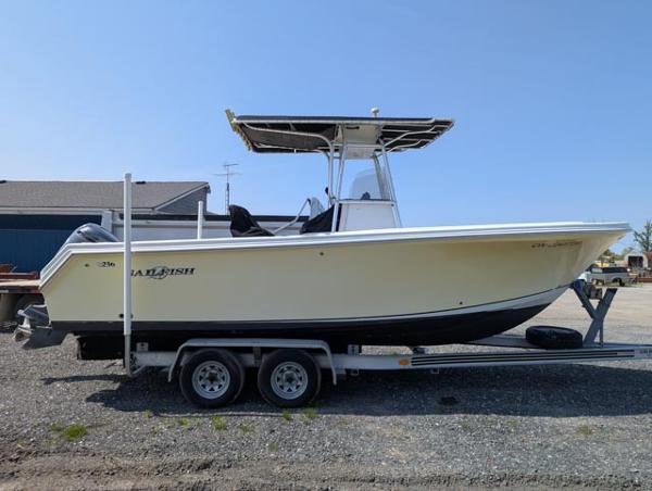 2003 Sailfish 236 CC
