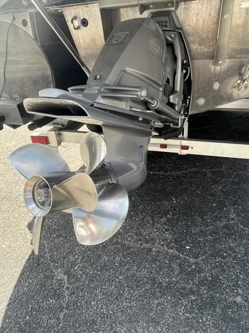 2015 Bennington 2575 QCW I/O Sport Arch