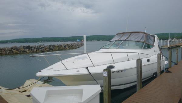 Cruisers Yachts 3075 Rogue