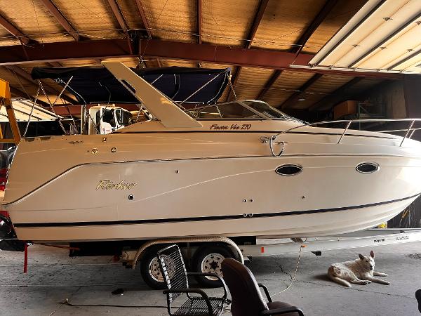 2004 Rinker Fiesta Vee 270