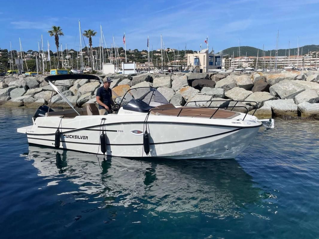 2024 Quicksilver Activ 755 Sundeck