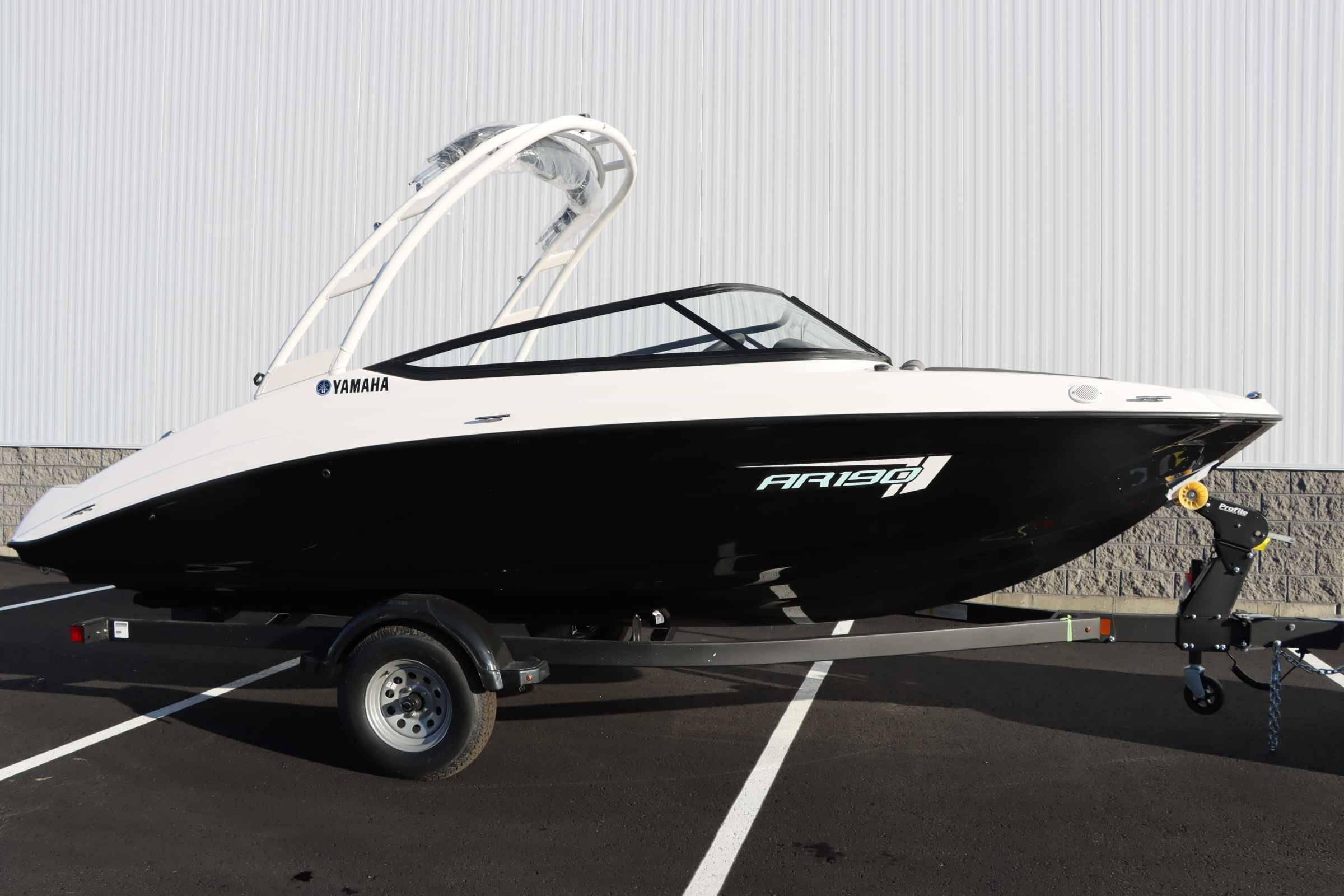 2025 Yamaha Boats AR190