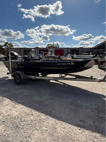 2006 Duracraft 18 Center Console
