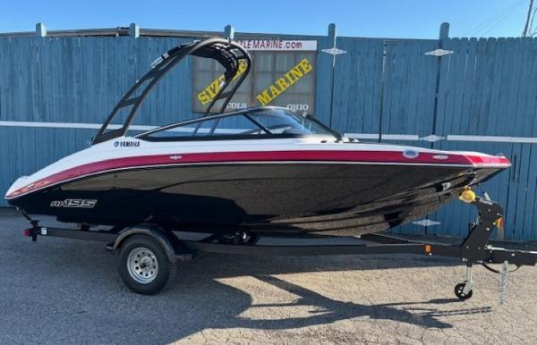 2025 Yamaha Boats AR195