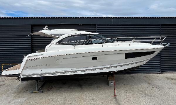 2015 Jeanneau Leader 36