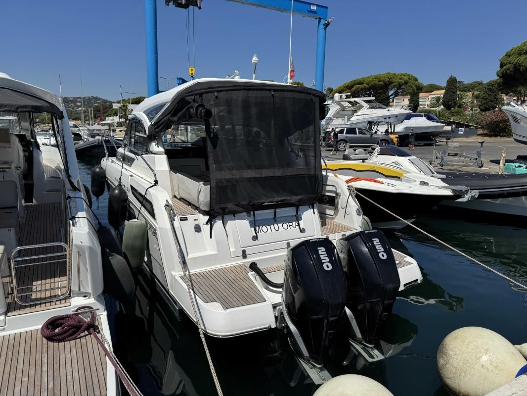 2020 Jeanneau Leader 33 OB