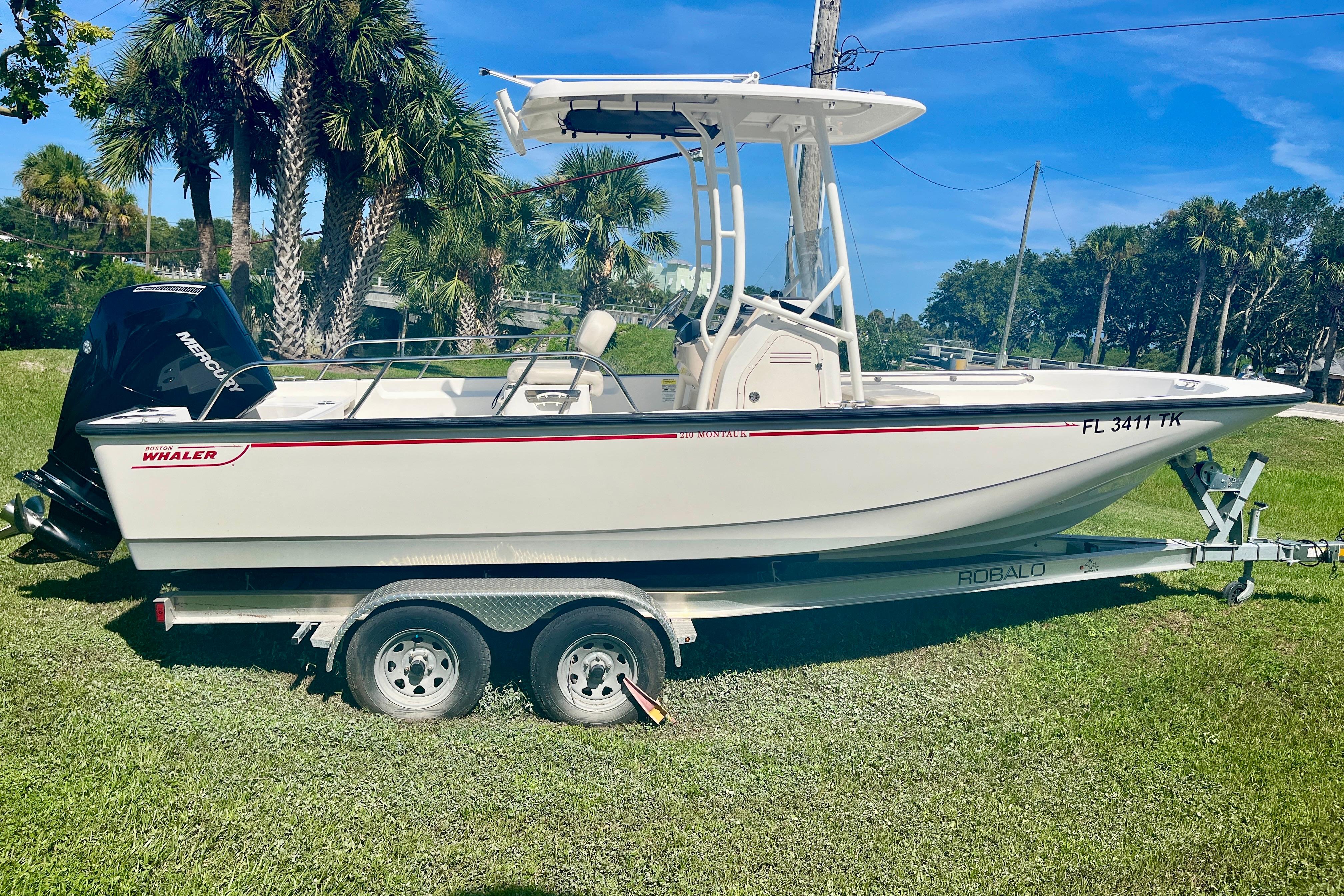 2023 Boston Whaler 210 Montauk