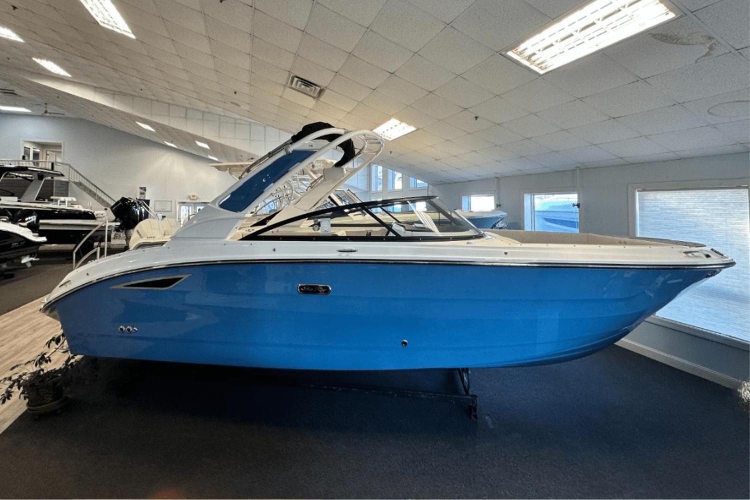 2025 Sea Ray SDX 270
