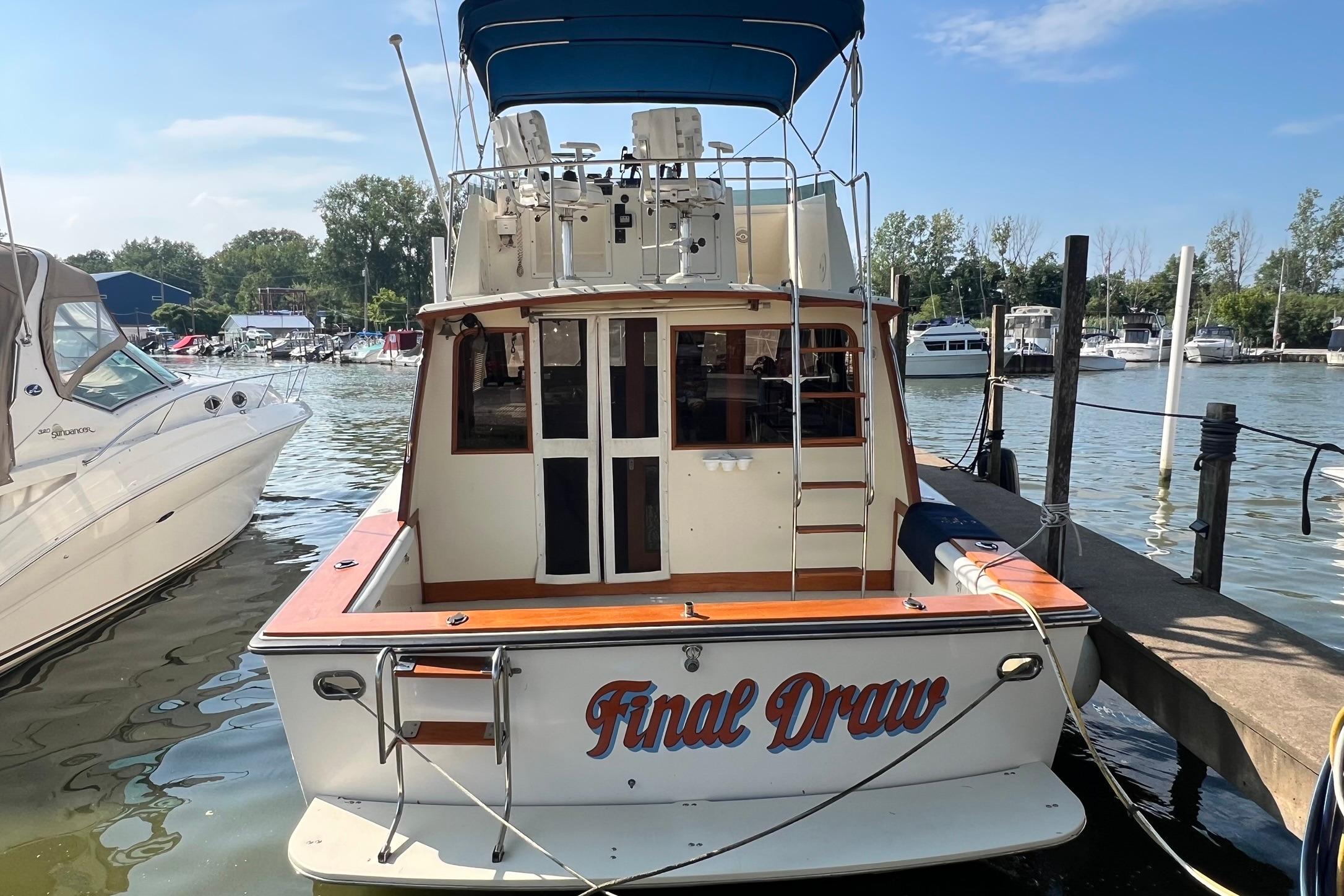 Egg Harbor 33 Convertible