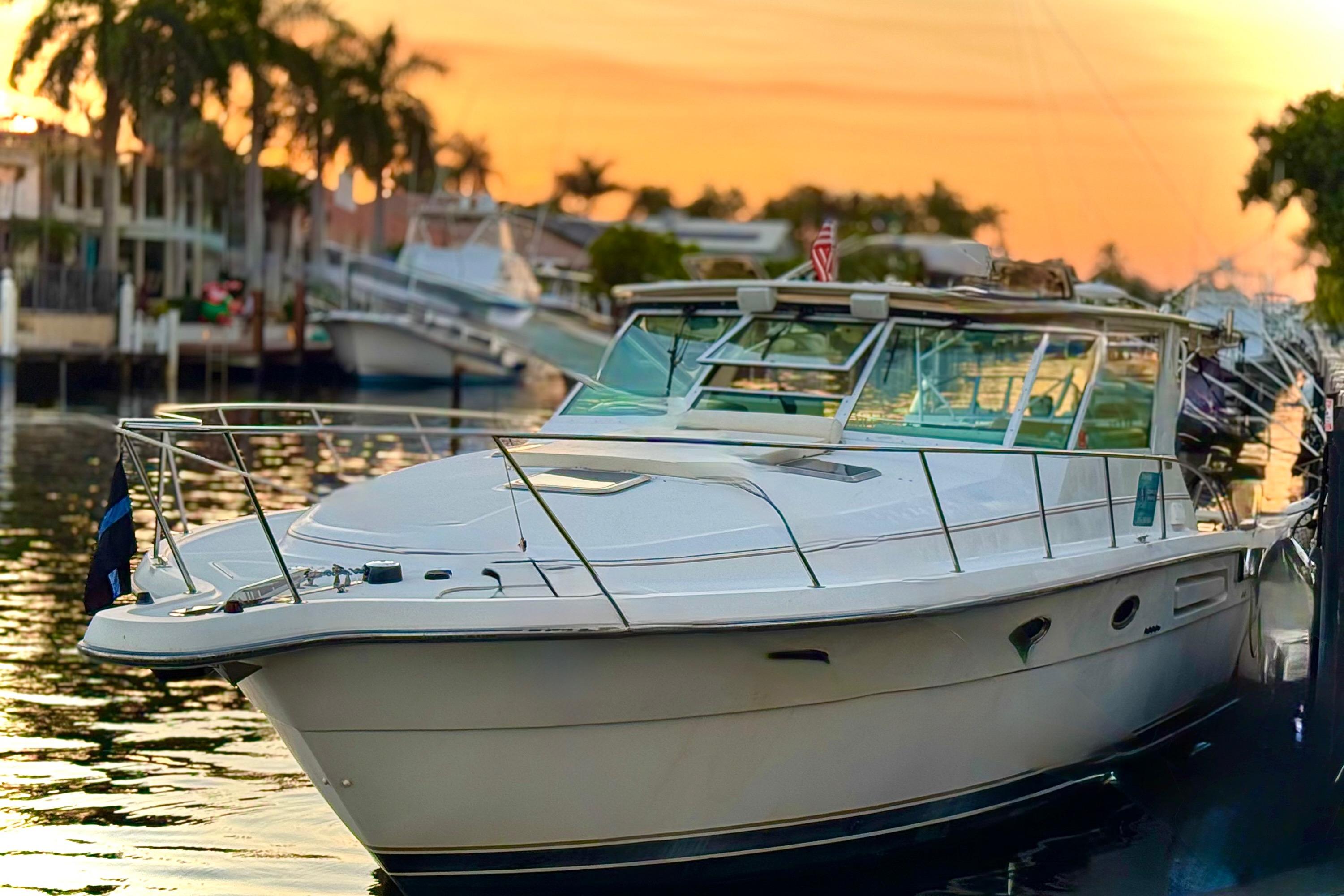 2000 Tiara Yachts 3700 Open