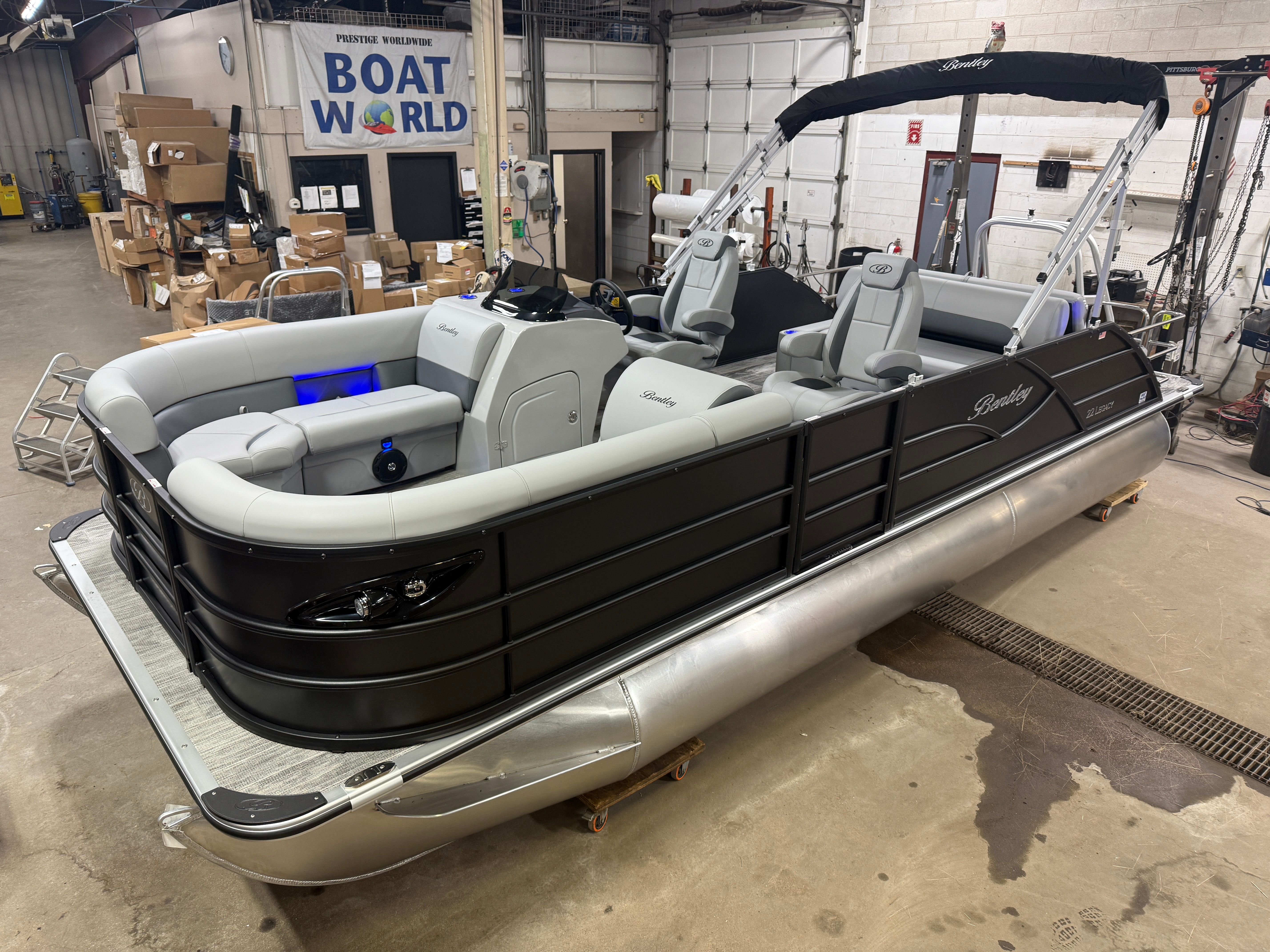 2026 Bentley Pontoons Legacy 220 Swingback & Honda 4-Stroke EFI